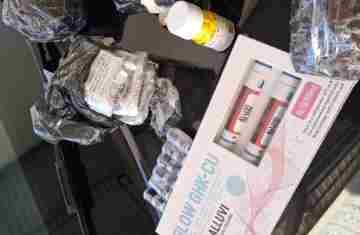 PRF e Receita Federal apreendem medicamentos e mercadorias estrangeiras irregulares na BR-277 em Cascavel